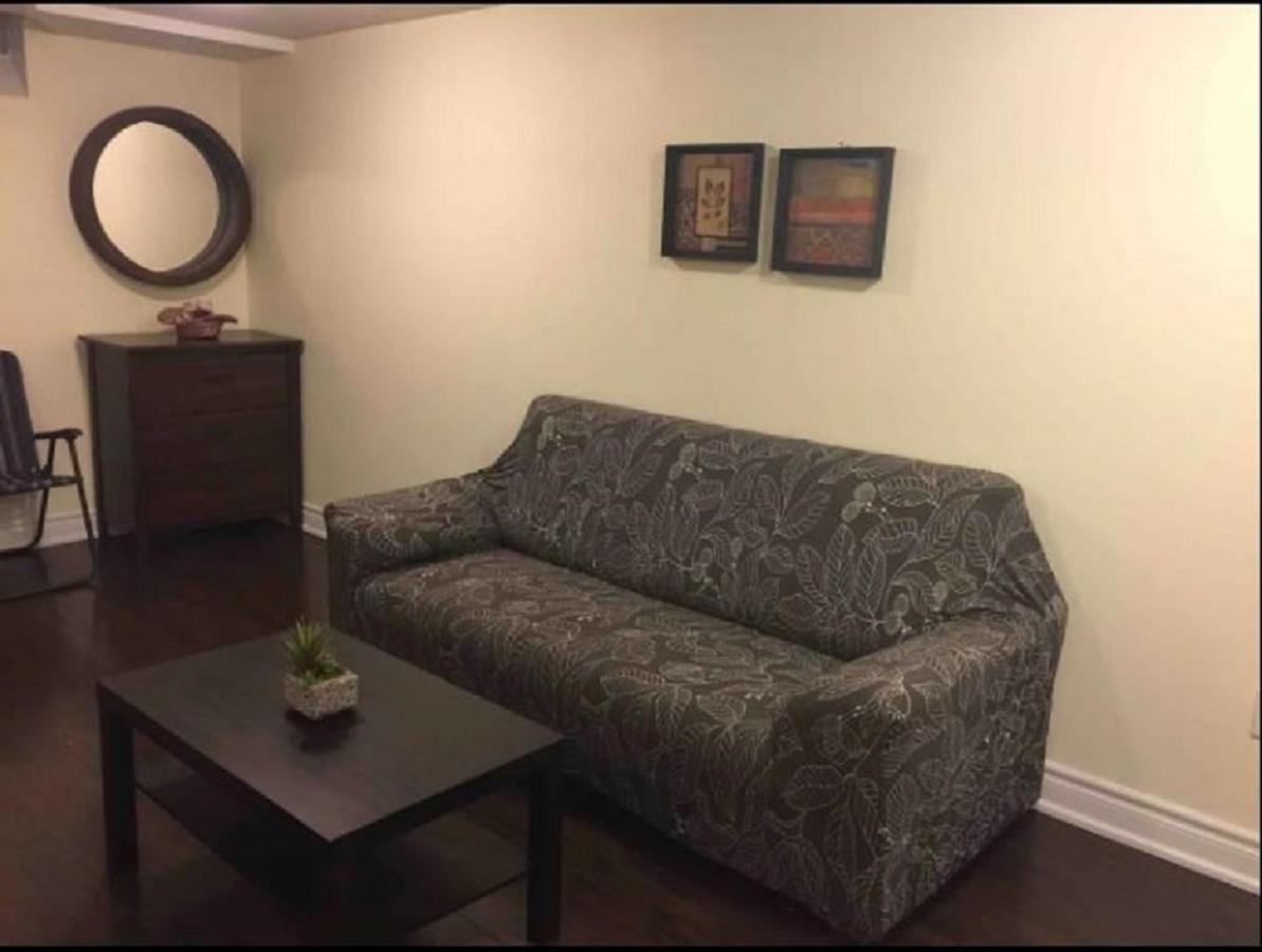 Cozy & Spacious Suite With Private Bathroom Near Toronto Airport ! Mississauga Exteriér fotografie