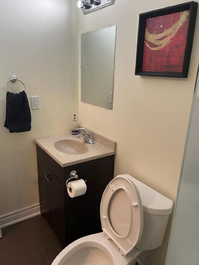 Cozy & Spacious Suite With Private Bathroom Near Toronto Airport ! Mississauga Exteriér fotografie