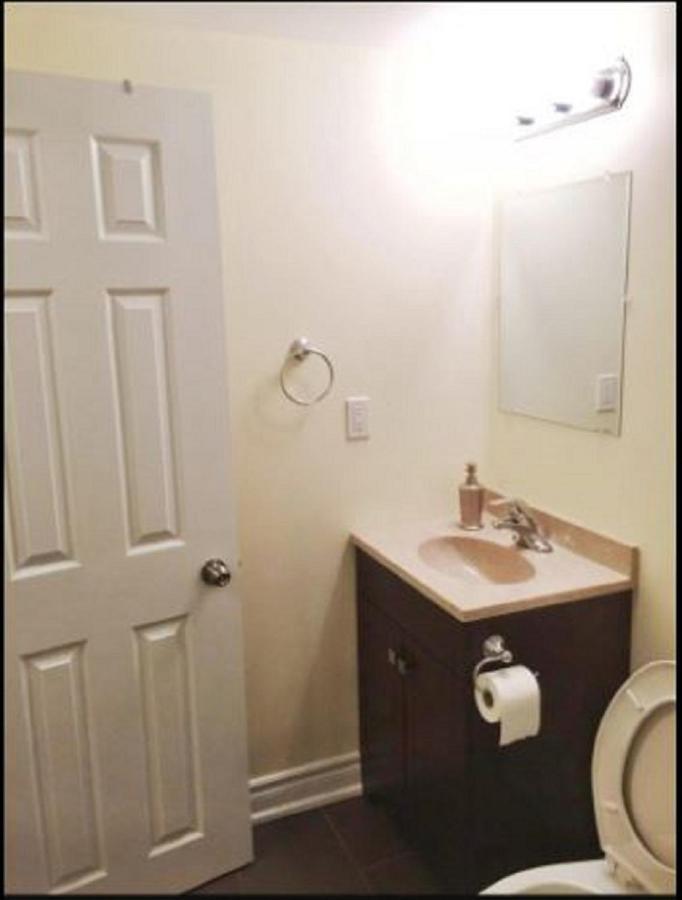 Cozy & Spacious Suite With Private Bathroom Near Toronto Airport ! Mississauga Exteriér fotografie